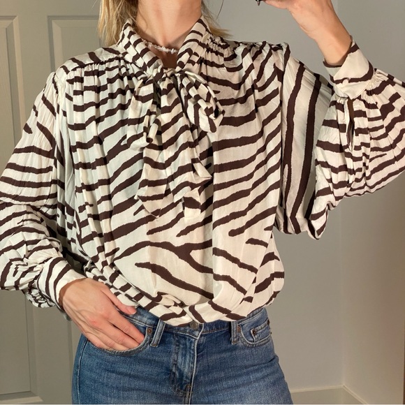 H&M Zebra Print Blouse with Tie Neck - Size 4 - Picture 2 of 10